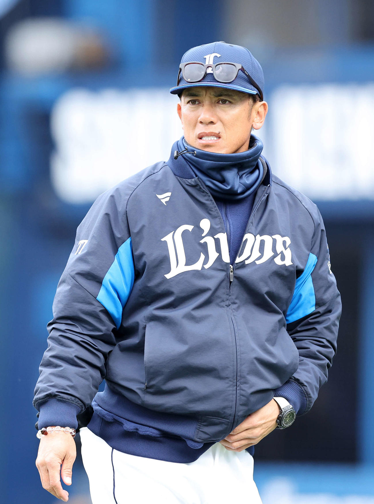 DeNA対西武　8回裏、投手交代を告げベンチに引き揚げる西武松井監督（24年3月10日撮影）
