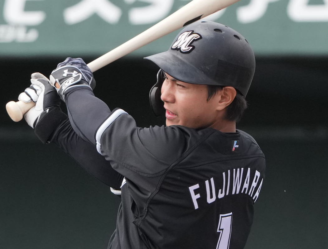 ロッテ藤原恭大（2024年2月撮影）