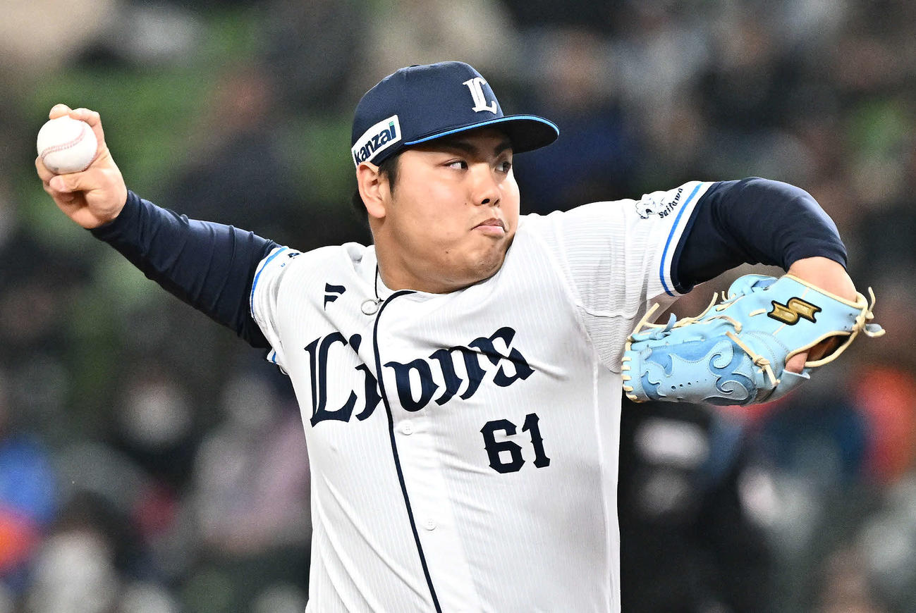 西武対中日　西武先発の平良（撮影・滝沢徹郎）