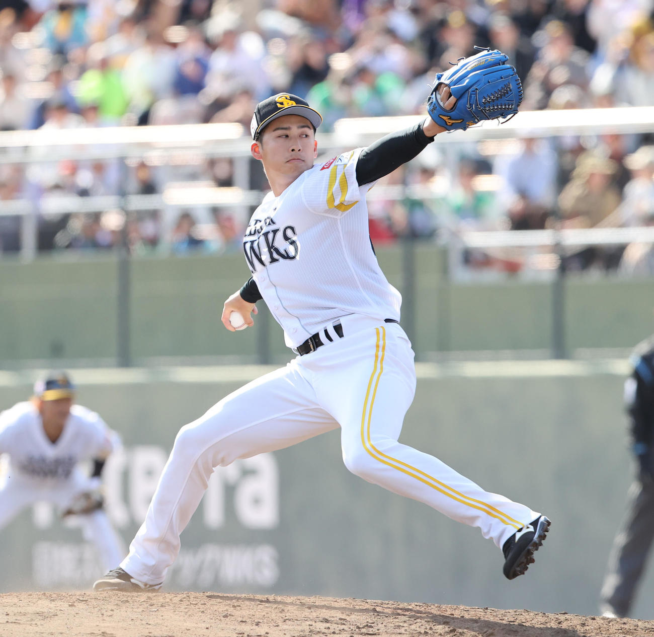 ソフトバンク対巨人　5回に登板した板東（撮影・梅根麻紀）