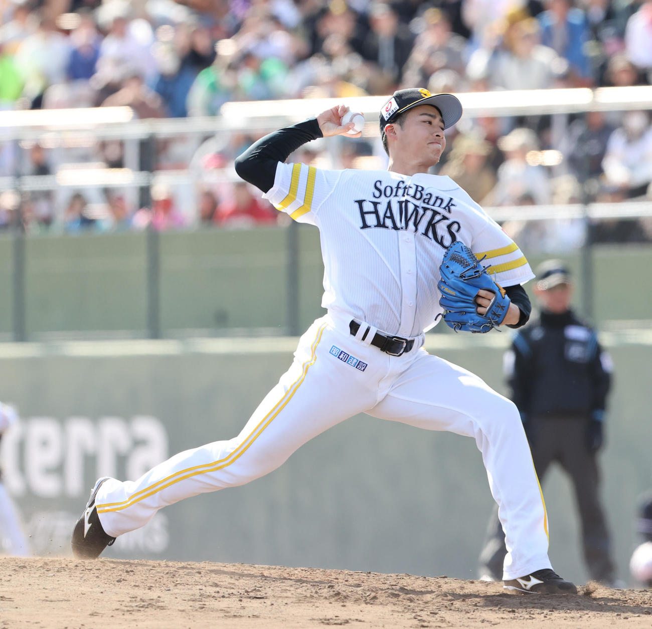 ソフトバンク対巨人　5回に登板した板東（撮影・梅根麻紀）