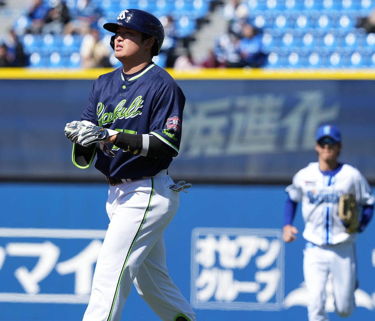 DeNA対ヤクルト　1回表ヤクルト2死三塁、二ゴロに倒れる村上（撮影・たえ見朱実）