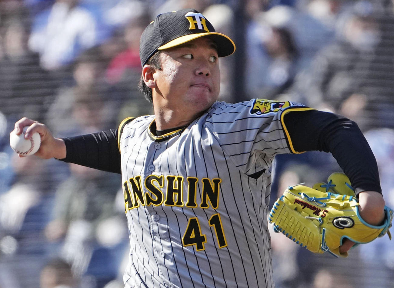 6回から登板した阪神・村上＝ZOZOマリン（共同）