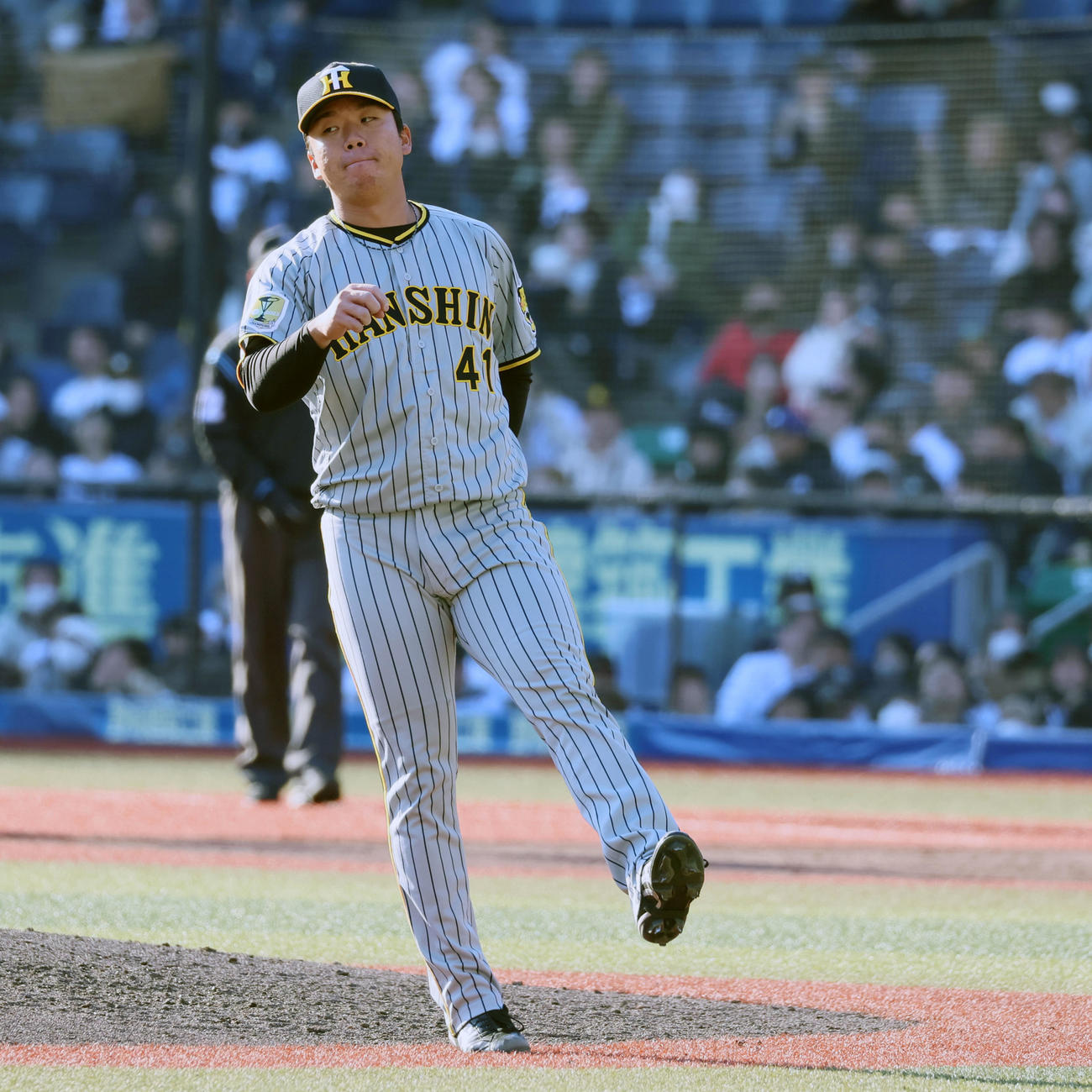 ロッテ対阪神　9回裏ロッテ2死、村上は和田を三振に仕留める（撮影・加藤哉）