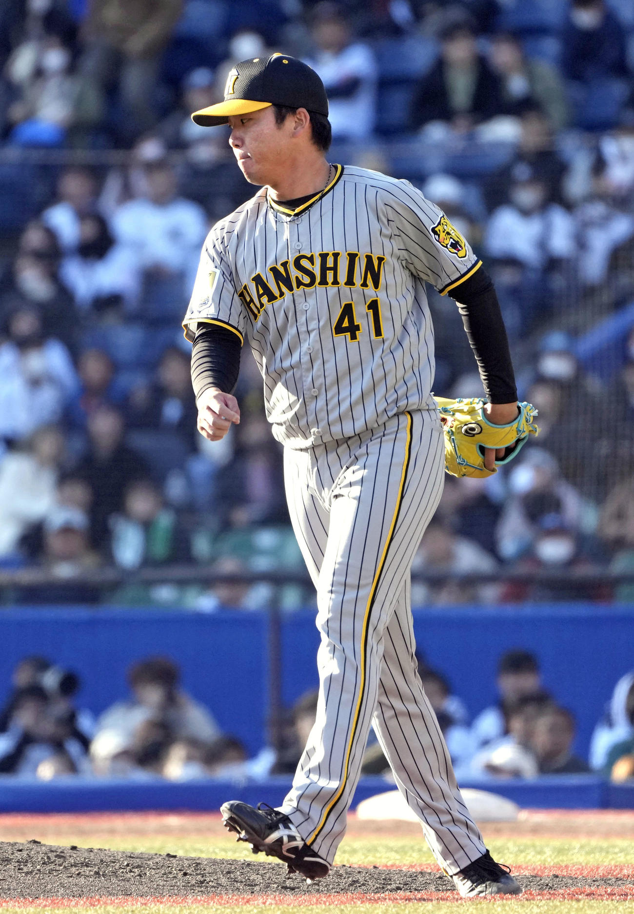 6回から登板し、4回1失点だった阪神・村上＝ZOZOマリン（共同）
