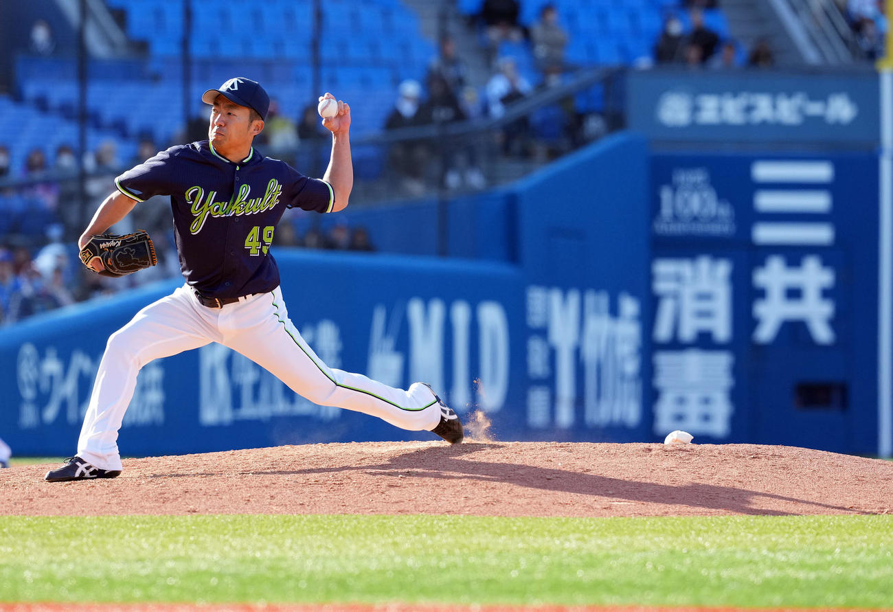DeNA対ヤクルト　8回途中からマウンドに上がったヤクルト嘉弥真（撮影・たえ見朱実）