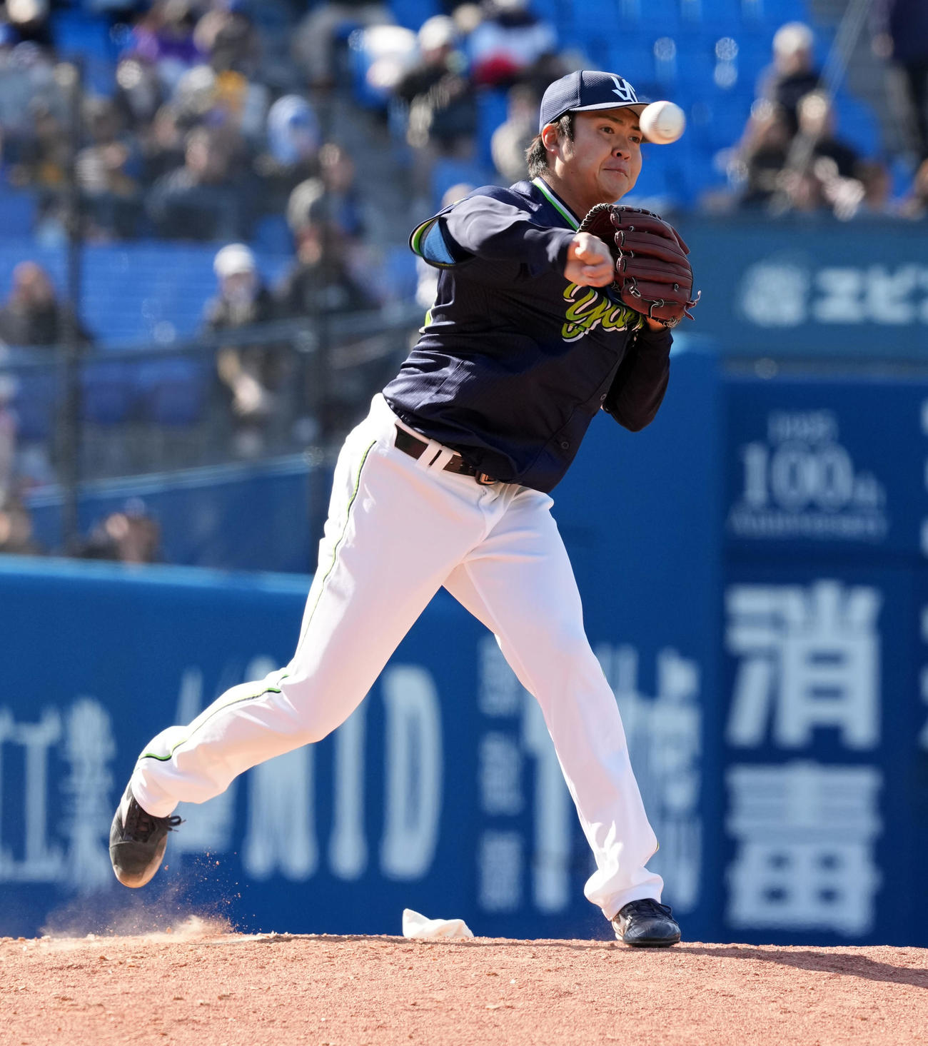 DeNA対ヤクルト　6回からマウンドに上がったヤクルト松本健（撮影・たえ見朱実）
