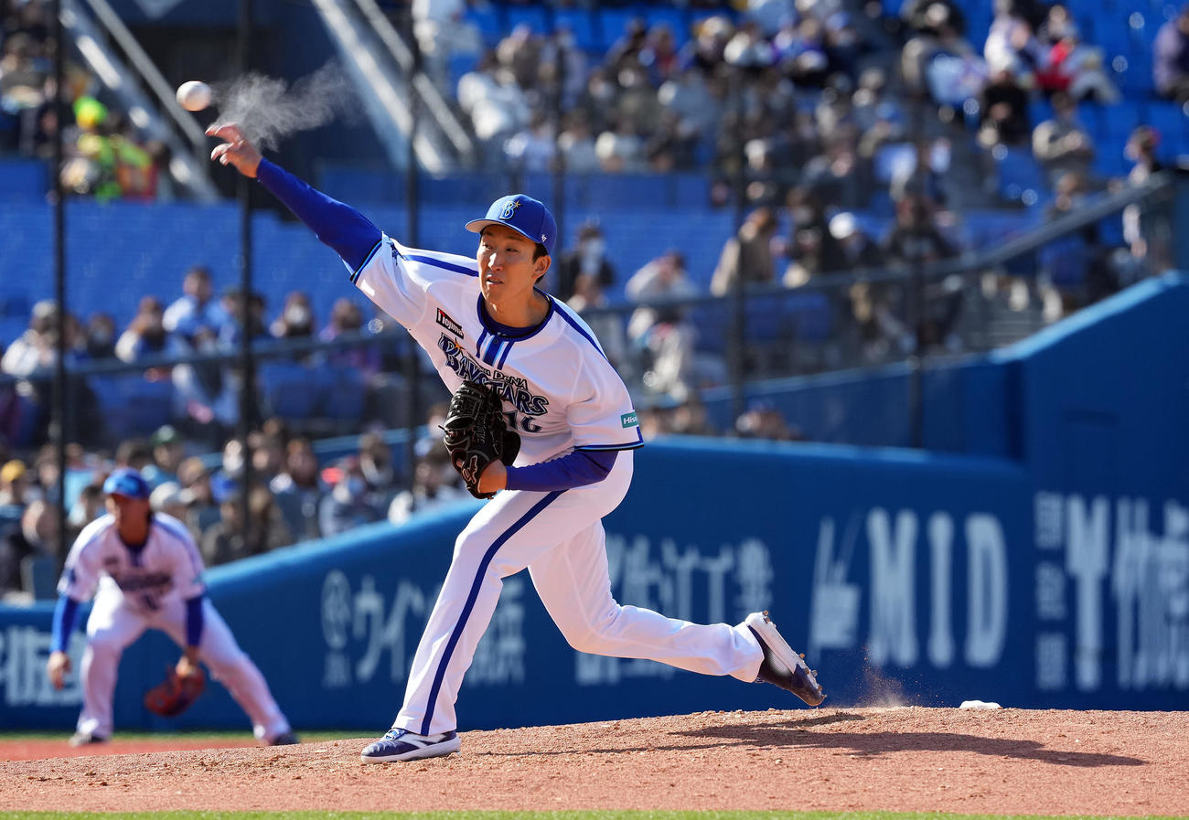 DeNA対ヤクルト　6回からマウンドに上がったDeNA大貫（撮影・たえ見朱実）
