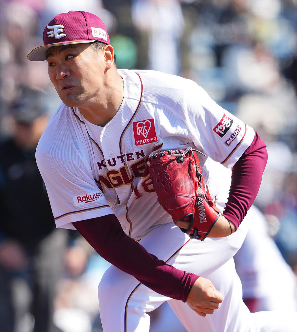 楽天対オリックス　力投する楽天先発の田中将（撮影・垰建太）