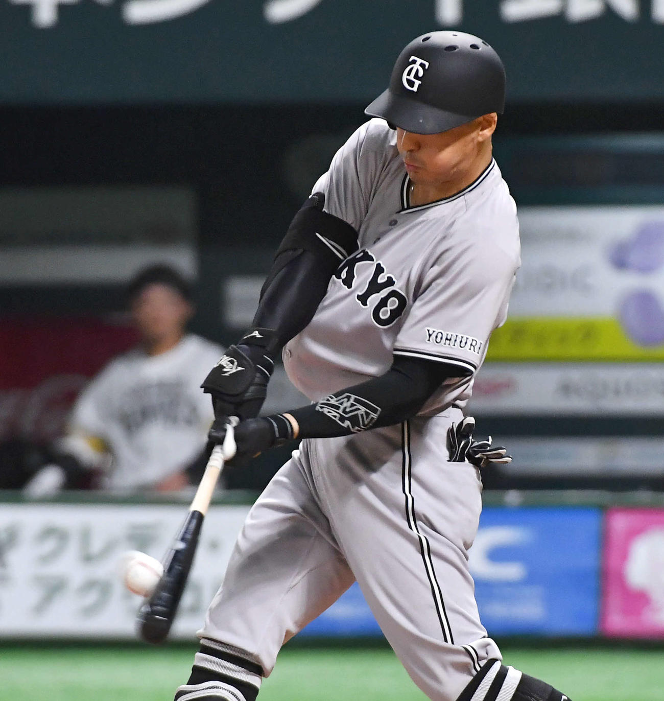 ソフトバンク対巨人　6回表巨人1死、梶谷は右越え本塁打を放つ（撮影・岩下翔太）