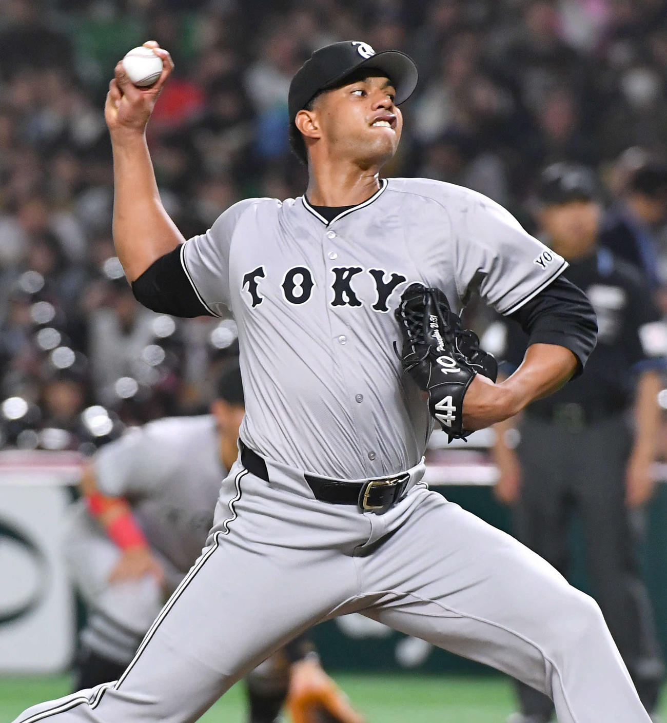ソフトバンク対巨人　5回裏から登板した、巨人2番手のラモス（撮影・岩下翔太）