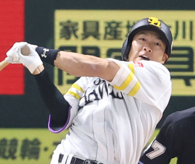 ソフトバンク対巨人　3回裏ソフトバンク2死一、三塁、柳田は中前に適時打を放つ（撮影・梅根麻紀）