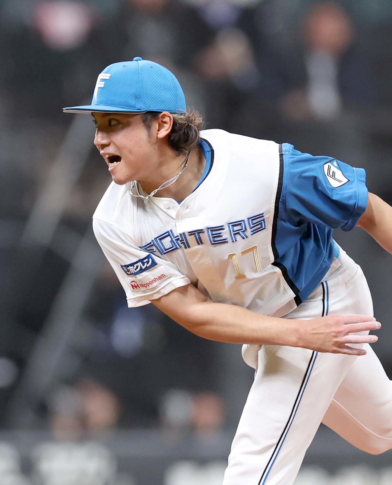 日本ハム対広島　叫びながら投球する伊藤（撮影・黒川智章）