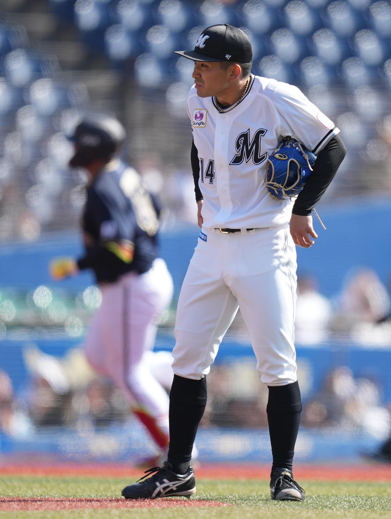 ロッテ対オリックス　2回表オリックス1死一塁、セデーニョに中越え2点本塁打を浴びる小島（撮影・鈴木みどり）