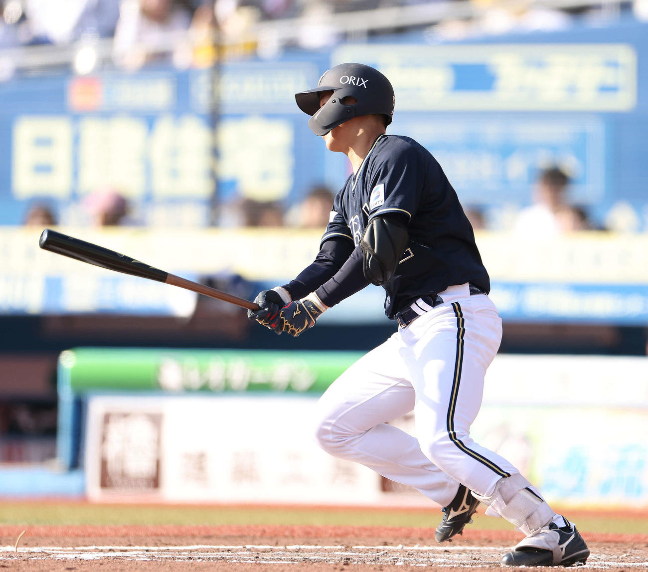ロッテ対オリックス　8回表オリックス無死、中前打を放つ堀（撮影・河田真司）