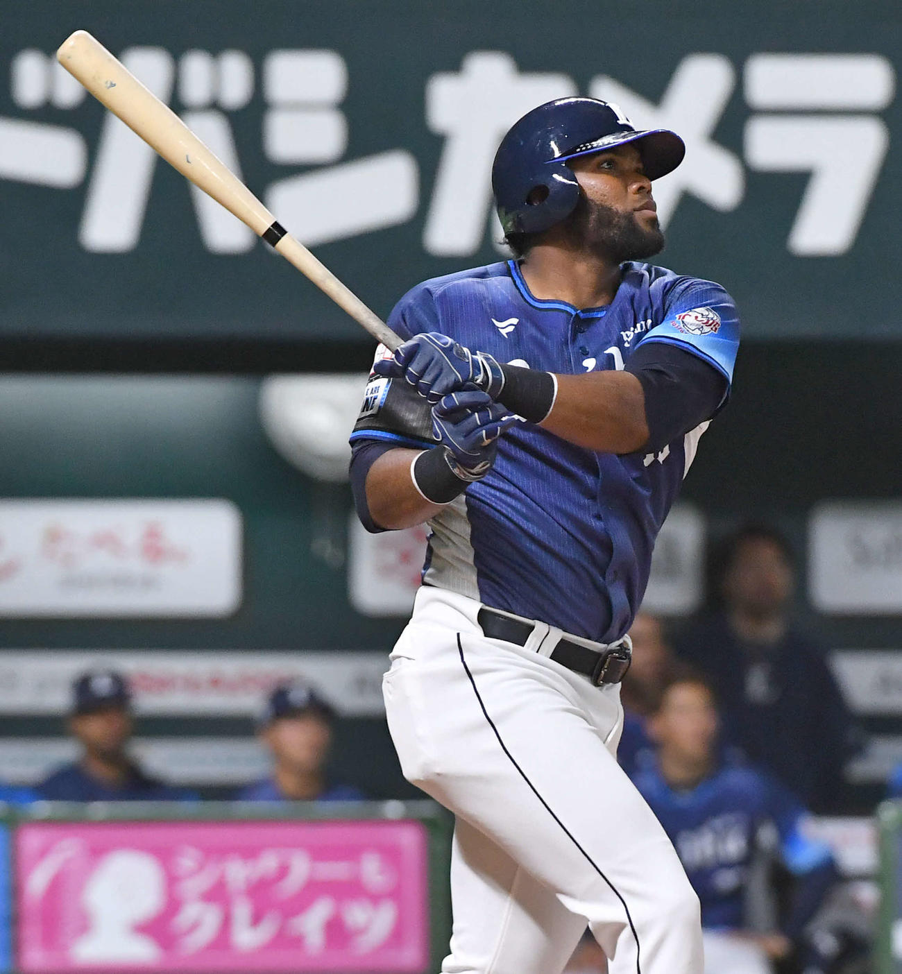 ソフトバンク対西武　4回表西武2死二塁、コルデロは逆転の右越え2点本塁打を放つ（撮影・岩下翔太）