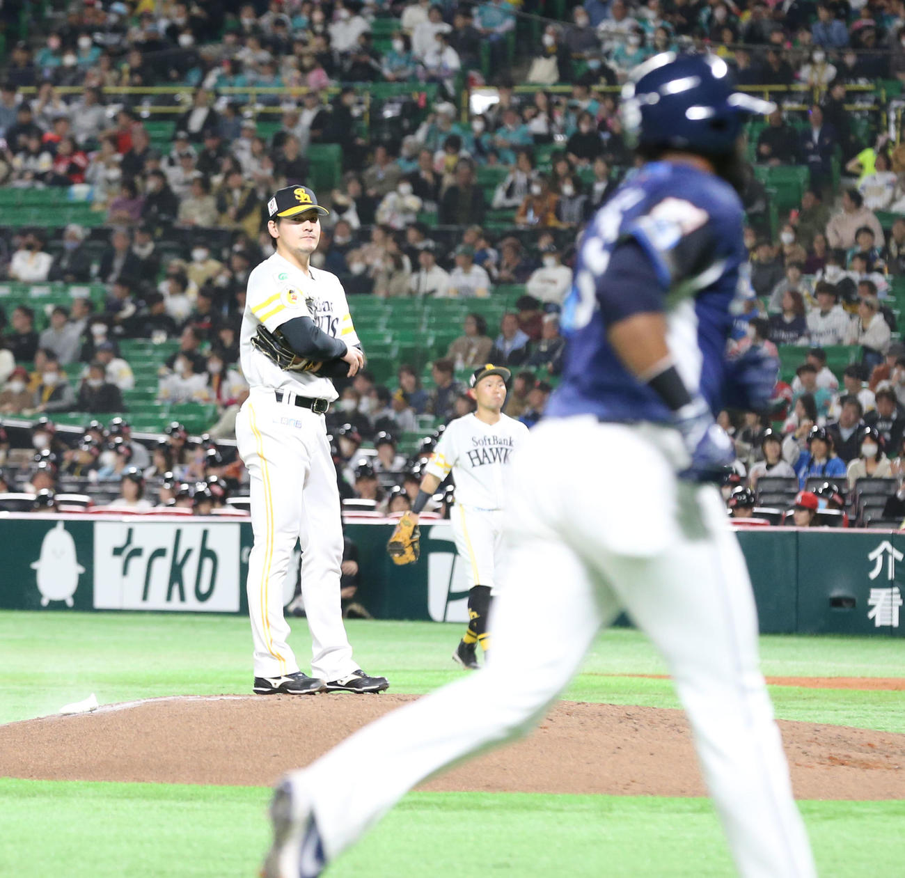 ソフトバンク対西武　4回表西武2死二塁、コルデロに右越え逆転2点本塁打を浴びた有原（撮影・梅根麻紀）