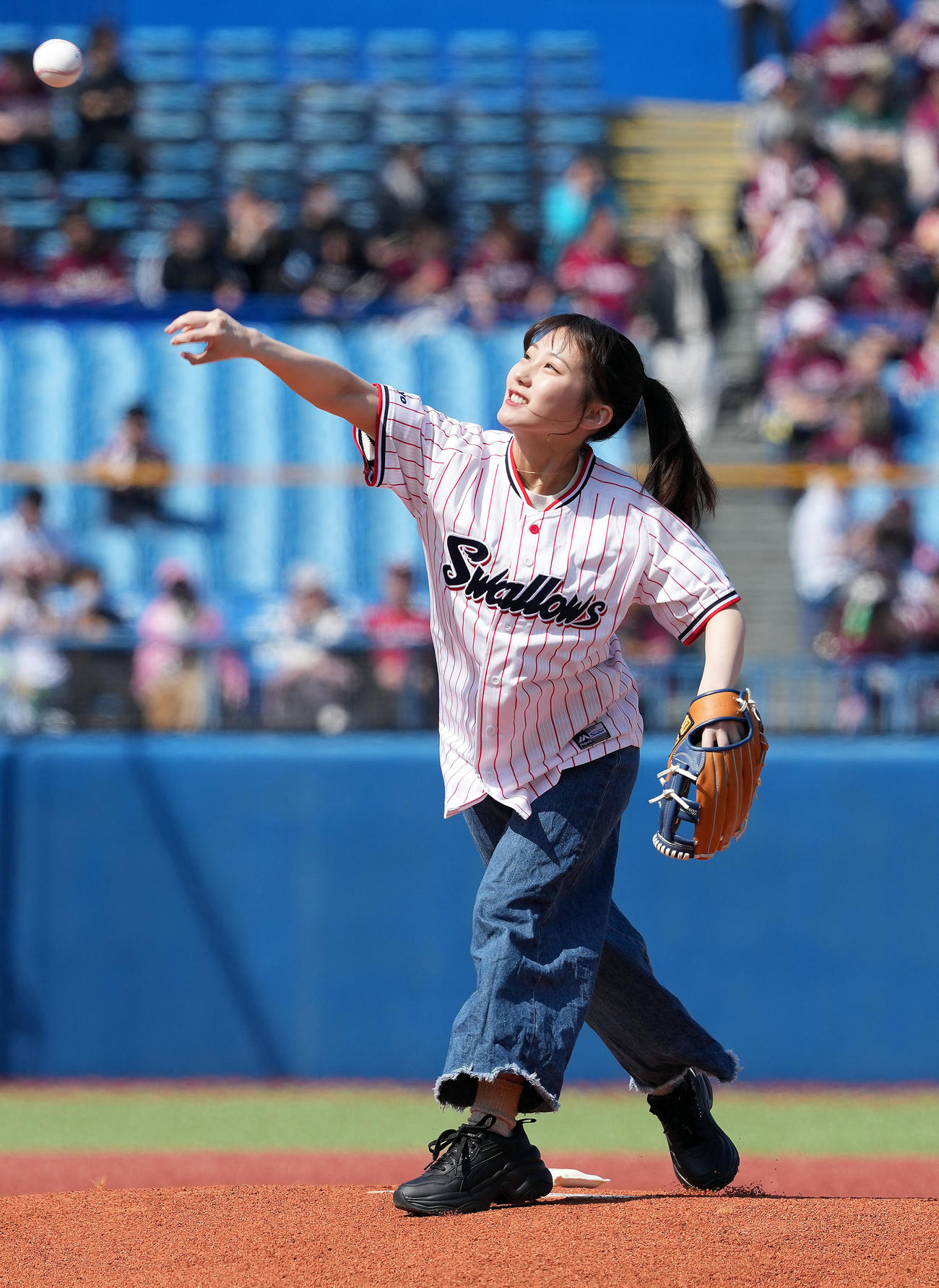 ヤクルト対楽天　始球式を務めた田中美久（撮影・たえ見朱実）
