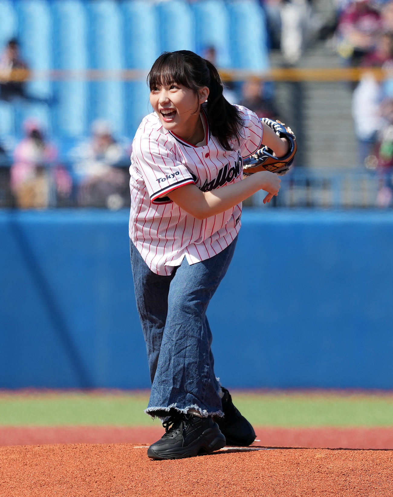 ヤクルト対楽天　始球式を務めた田中美久（撮影・たえ見朱実）