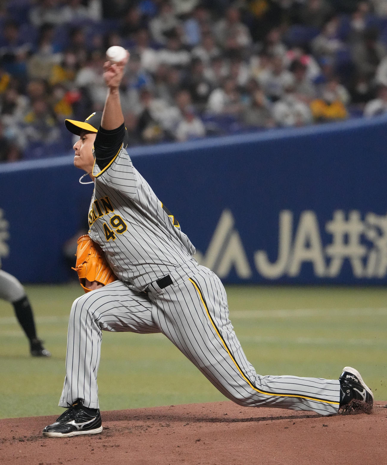 中日対阪神　1回裏、登板する阪神先発の大竹（撮影・森本幸一）