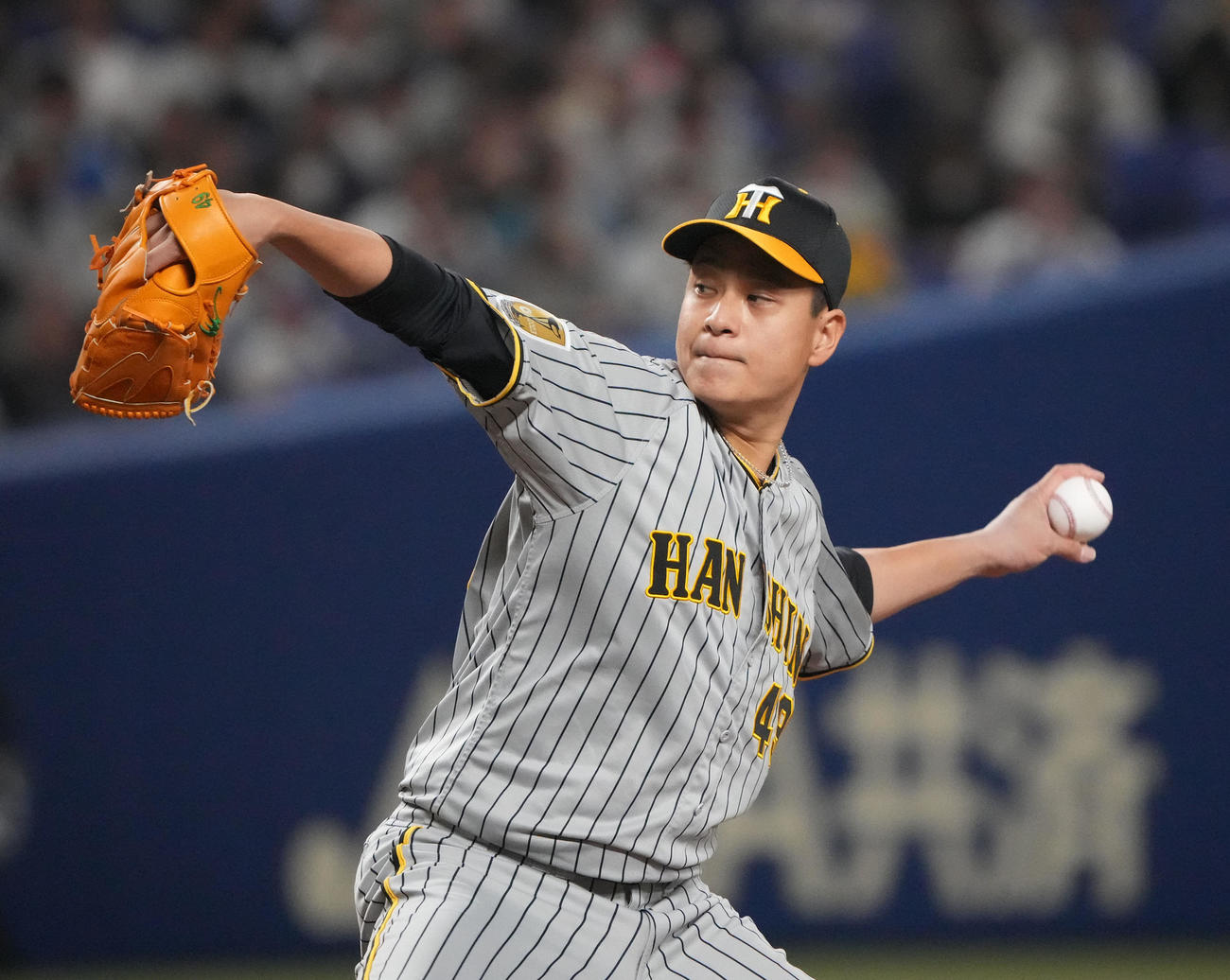 中日対阪神　1回裏、登板する阪神先発の大竹（撮影・森本幸一）