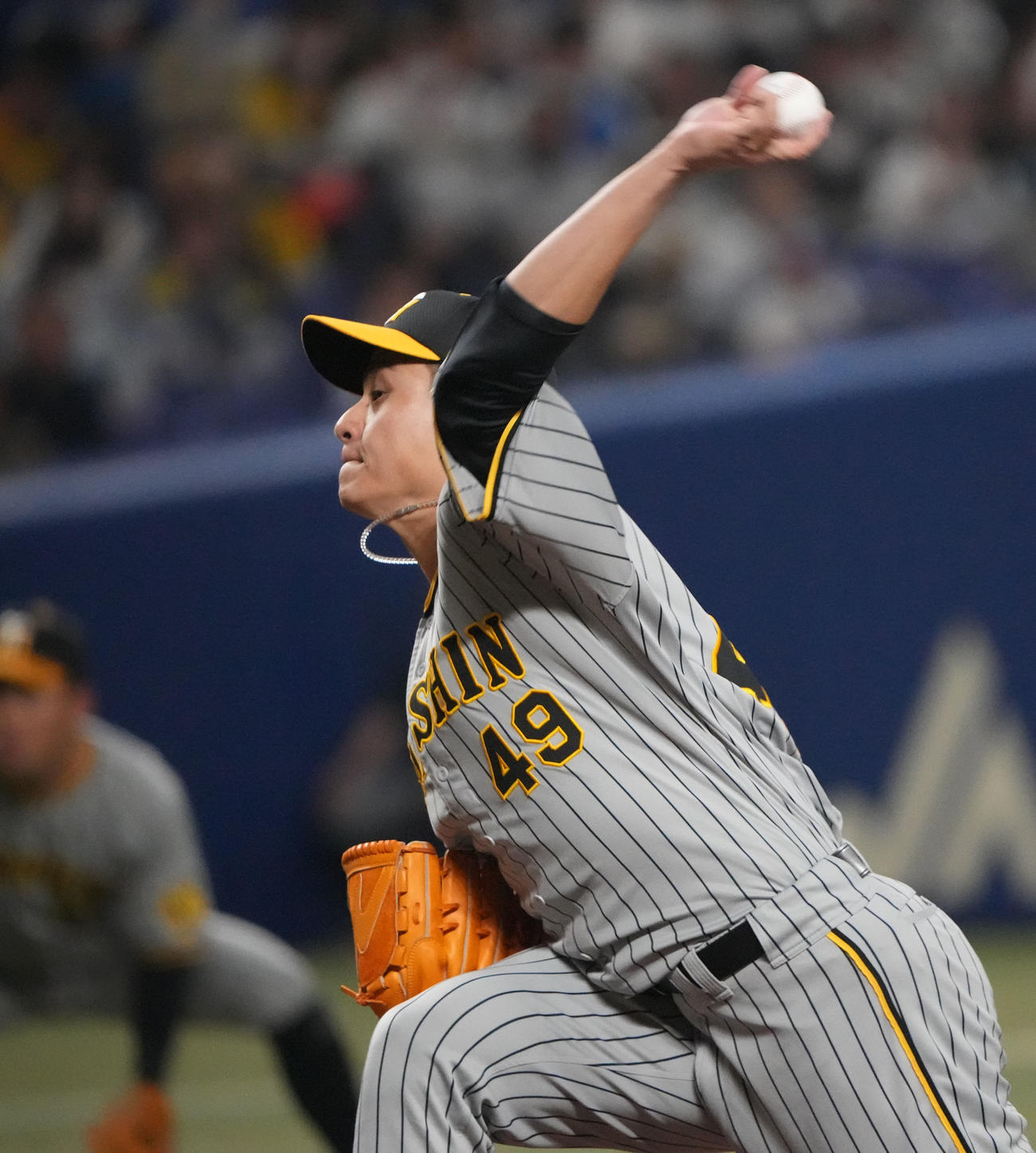 中日対阪神　1回裏、登板する阪神先発の大竹（撮影・森本幸一）
