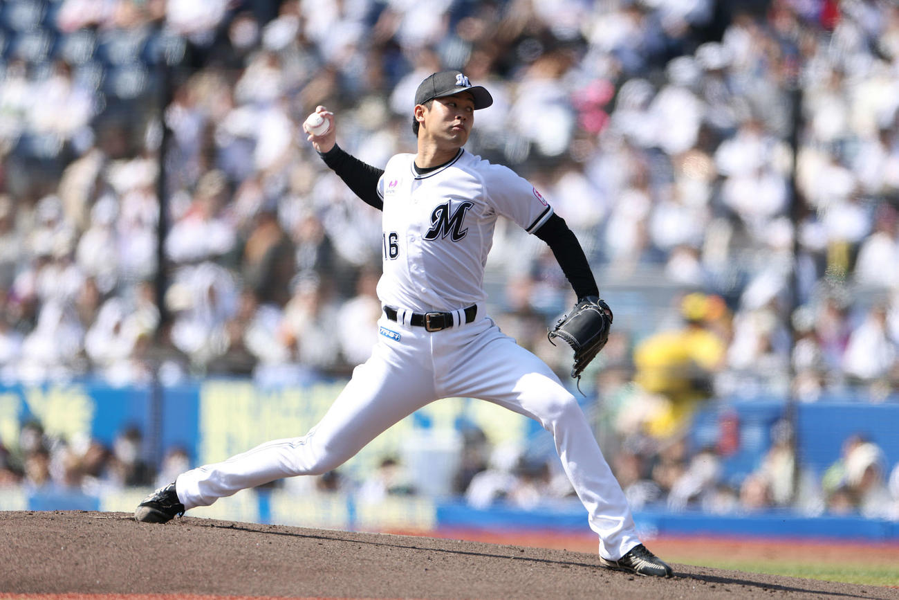 ロッテ対オリックス　先発登板するロッテ種市（撮影・河田真司）