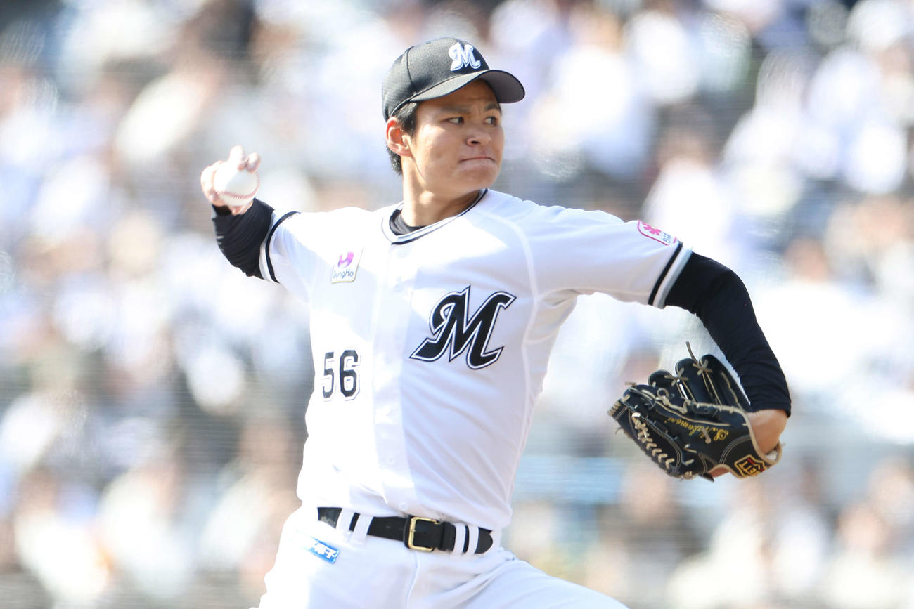 ロッテ対オリックス　5回表、ロッテ2番手で登板する中森（撮影・河田真司）