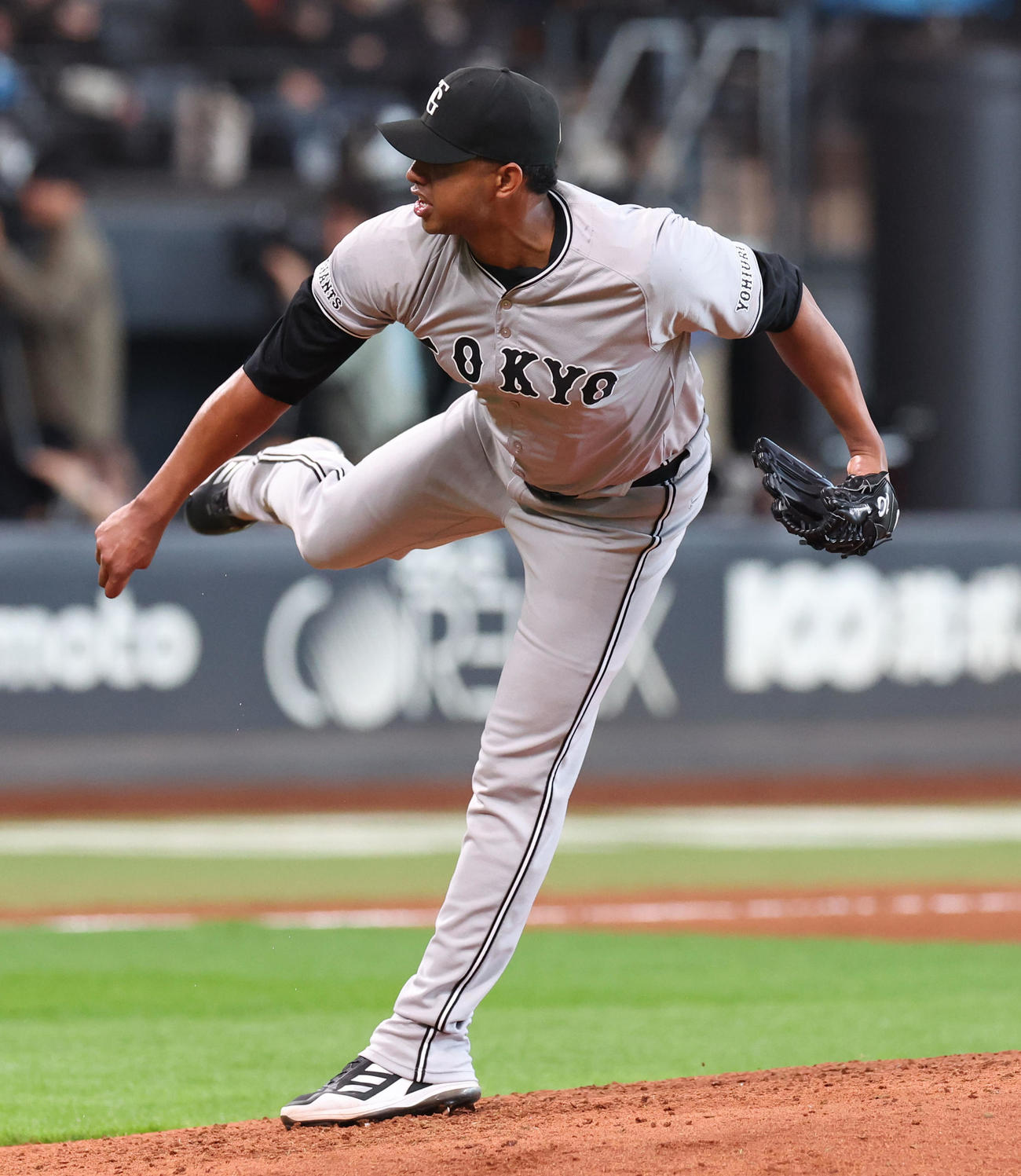 日本ハム対巨人　巨人3番手のラモス（撮影・佐藤翔太）