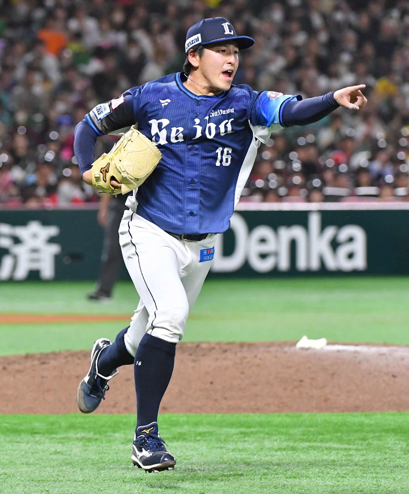 ソフトバンク対西武　6回裏ソフトバンク無死、柳田を一ゴロに仕留め、駆けだす隅田（撮影・岩下翔太）