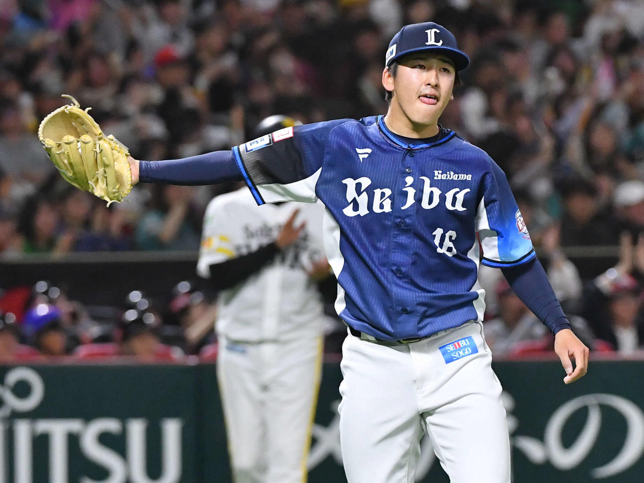 ソフトバンク対西武　4回裏ソフトバンク無死、ウォーカーに右中間へ先制本塁打を打たれ、悔しそうに舌を出す隅田（撮影・岩下翔太）