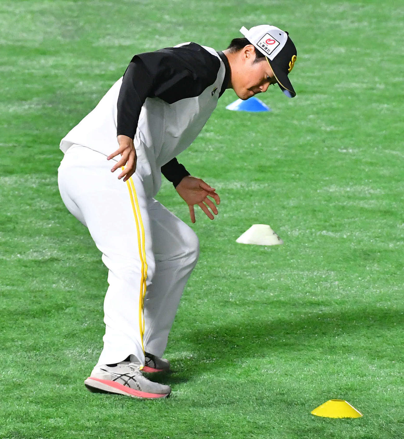 ソフトバンク対西武　トレーニングを行う沢柳（撮影・岩下翔太）