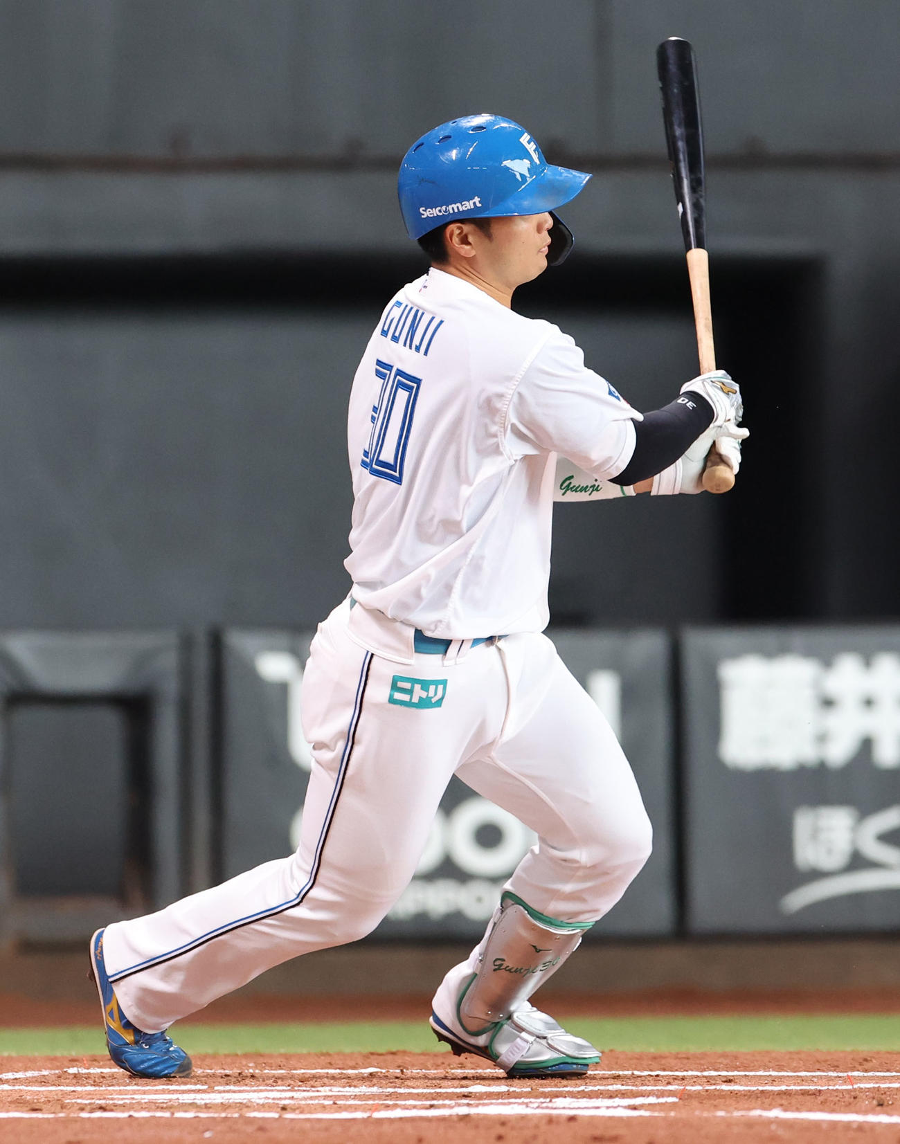 日本ハム対巨人　1回裏日本ハム無死一、二塁、郡司はトリプルプレーに倒れる（撮影・佐藤翔太）