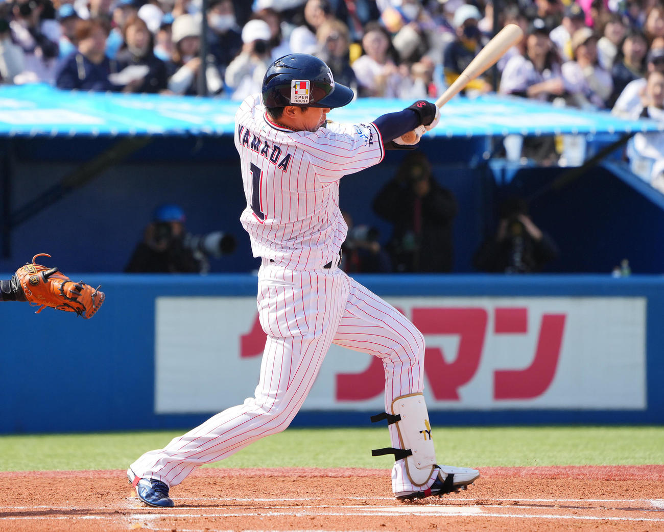 ヤクルト対オリックス　1回裏ヤクルト無死、先制のソロ本塁打を放つ山田（撮影・垰建太）
