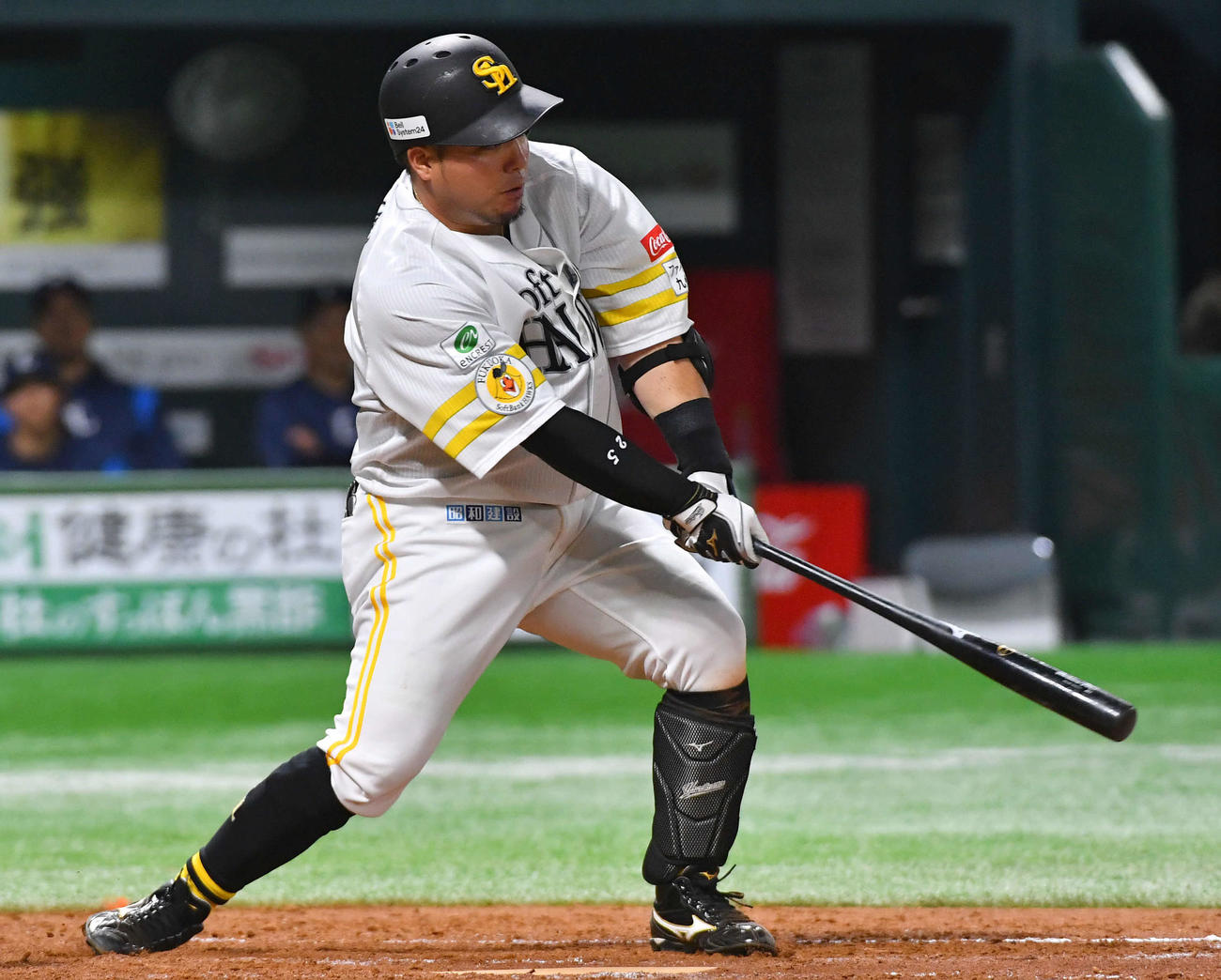 ソフトバンク対西武　5回裏ソフトバンク1死三塁、山川は中前適時打を放つ（撮影・岩下翔太）