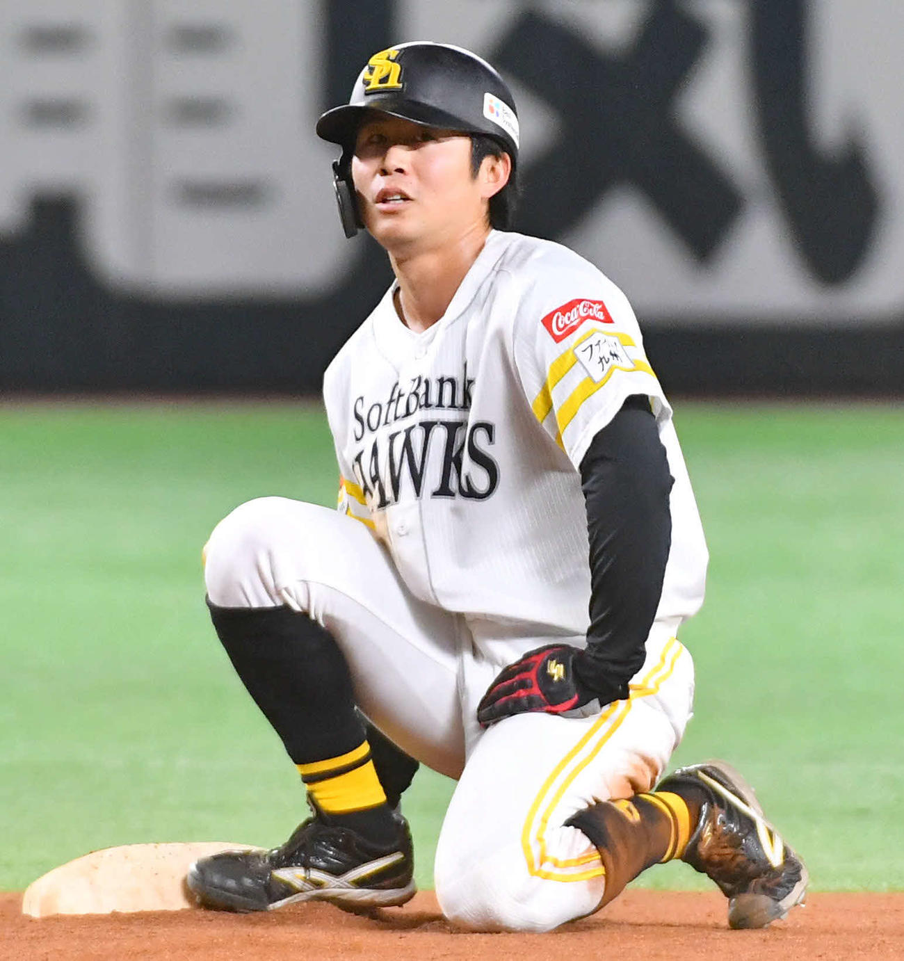 ソフトバンク対西武　8回裏ソフトバンク2死一、三塁、二盗に成功する川村（撮影・岩下翔太）