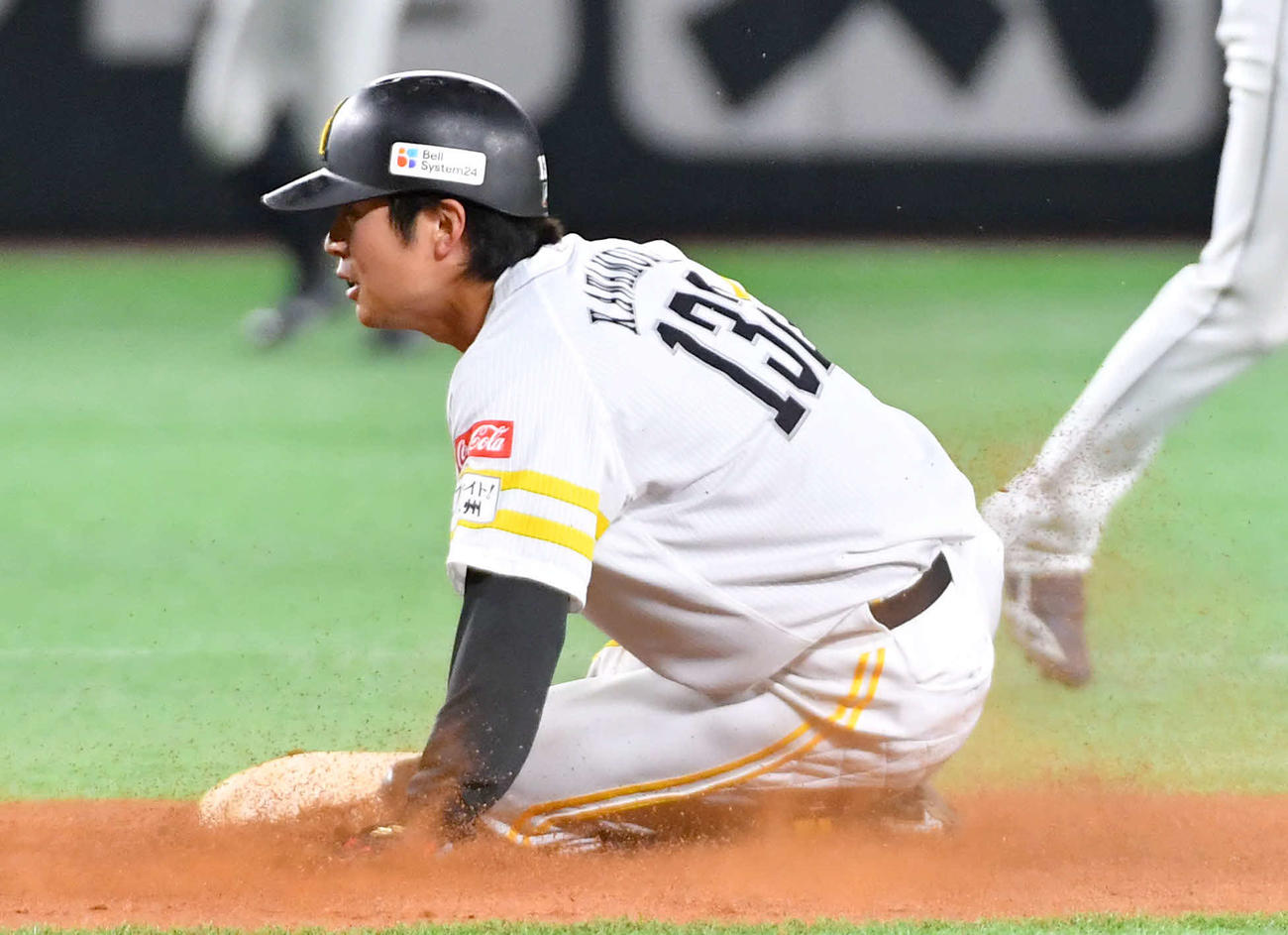 ソフトバンク対西武　8回裏ソフトバンク2死一、三塁、川村は二盗に成功する（撮影・岩下翔太）