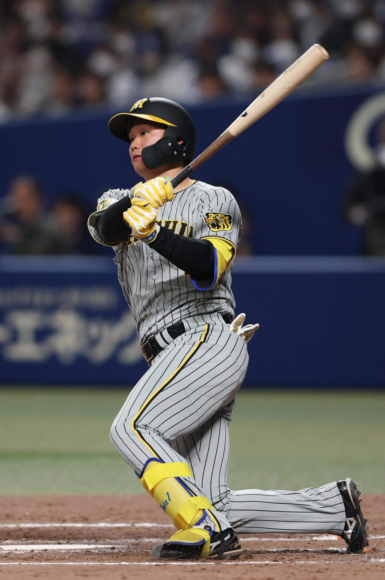 中日対阪神　4回表阪神2死、左二塁打を放つ森下（撮影・前田充）