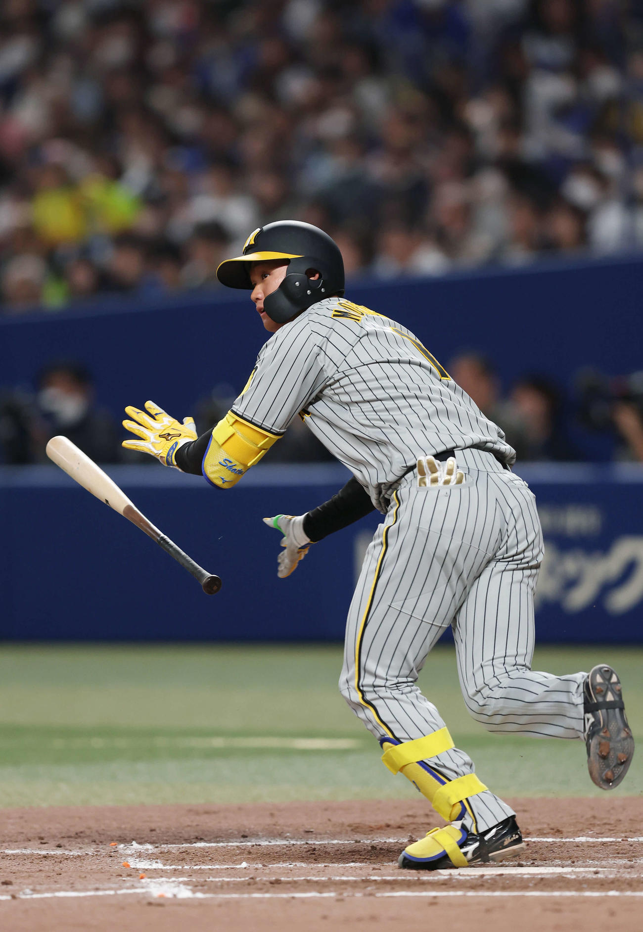 中日対阪神　4回表阪神2死、左二塁打を放つ森下（撮影・前田充）