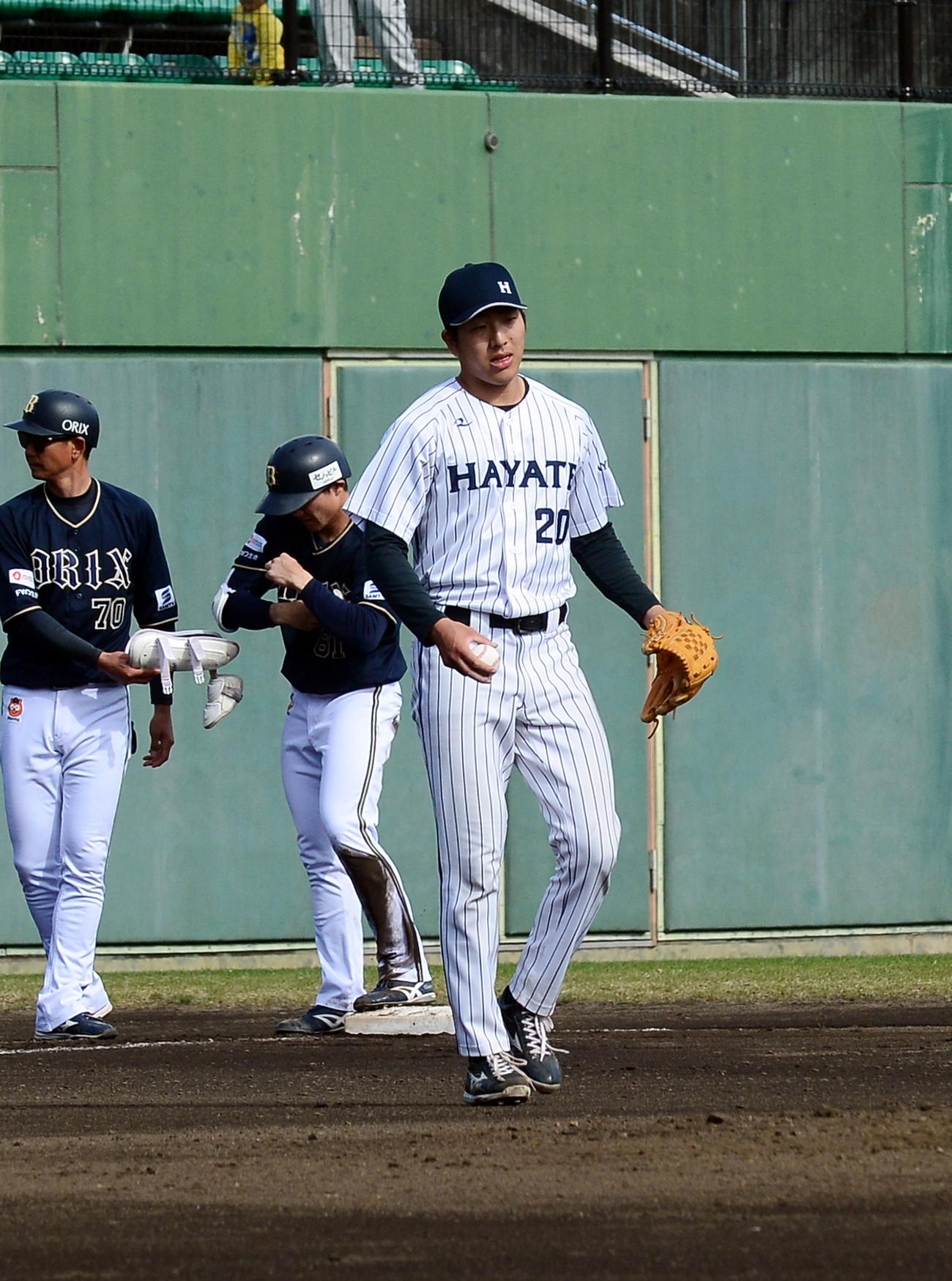 7回に3点適時三塁打を浴び、うつむくくふうハヤテ藤本