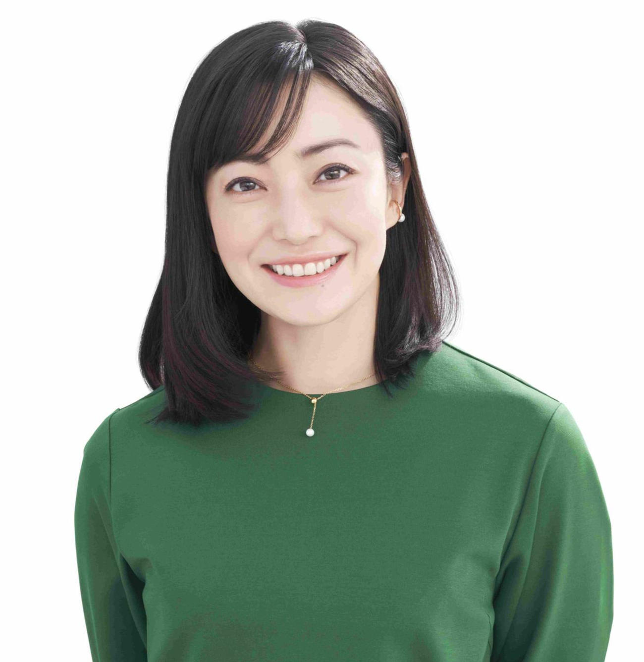 3月29日のロッテ対日本ハム戦（ZOZOマリン）で始球式を行う菅野美穂