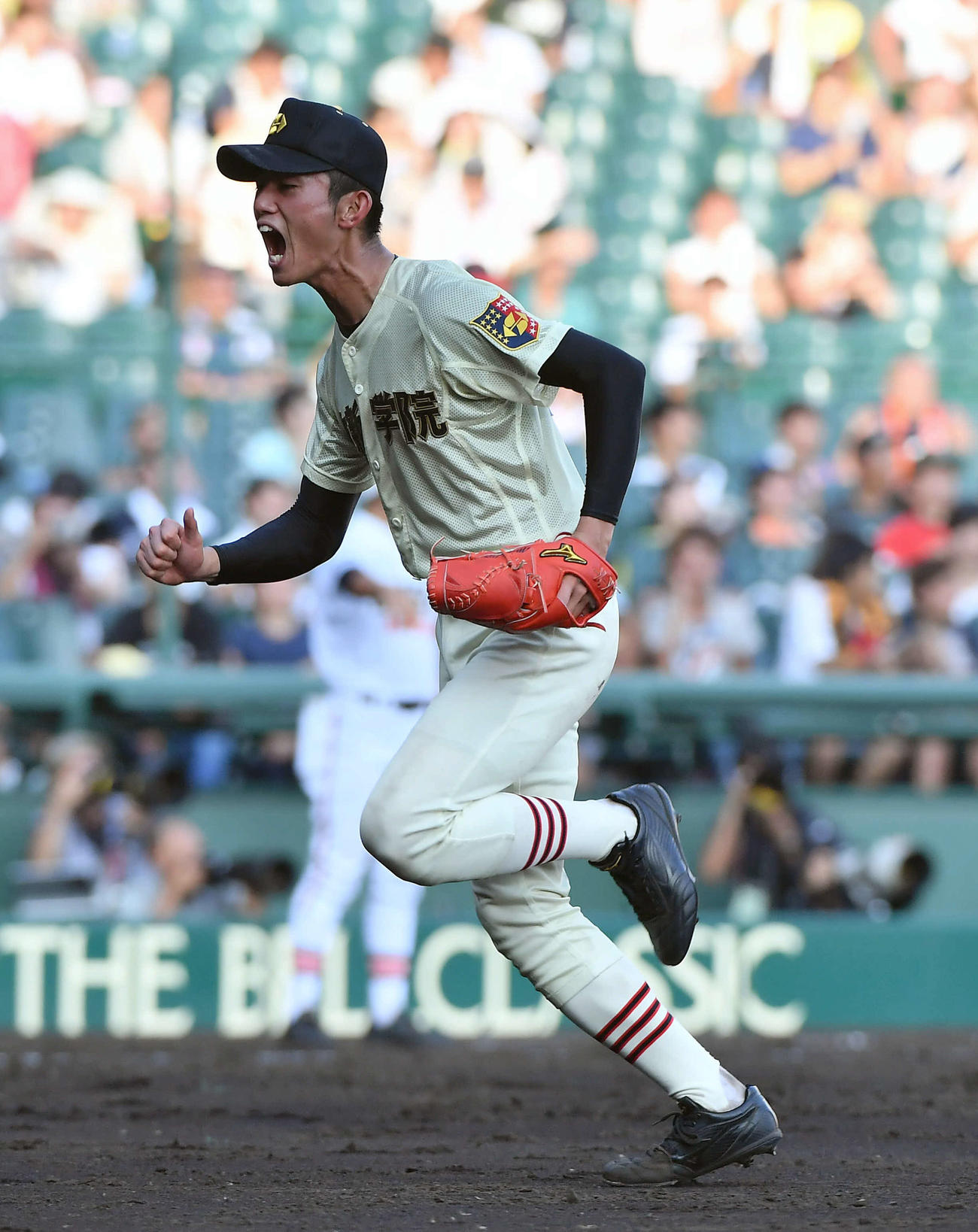 16年8月、夏の甲子園の木更津総合円で雄たけびをあげる作新学院・今井