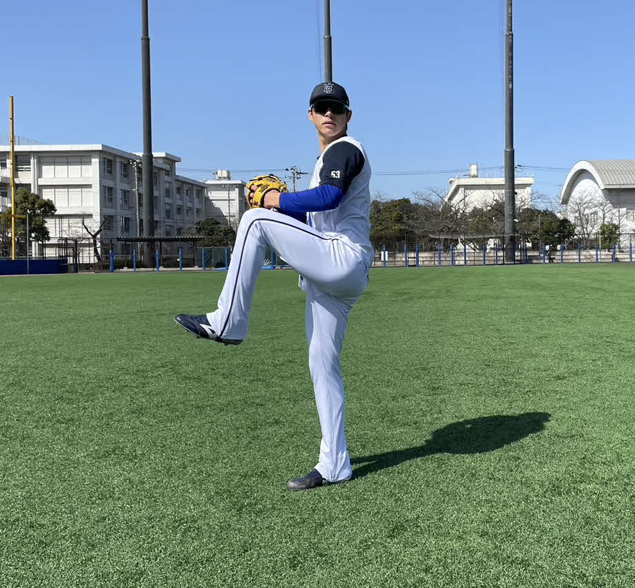 キャッチボールするDeNA中川颯（球団提供）