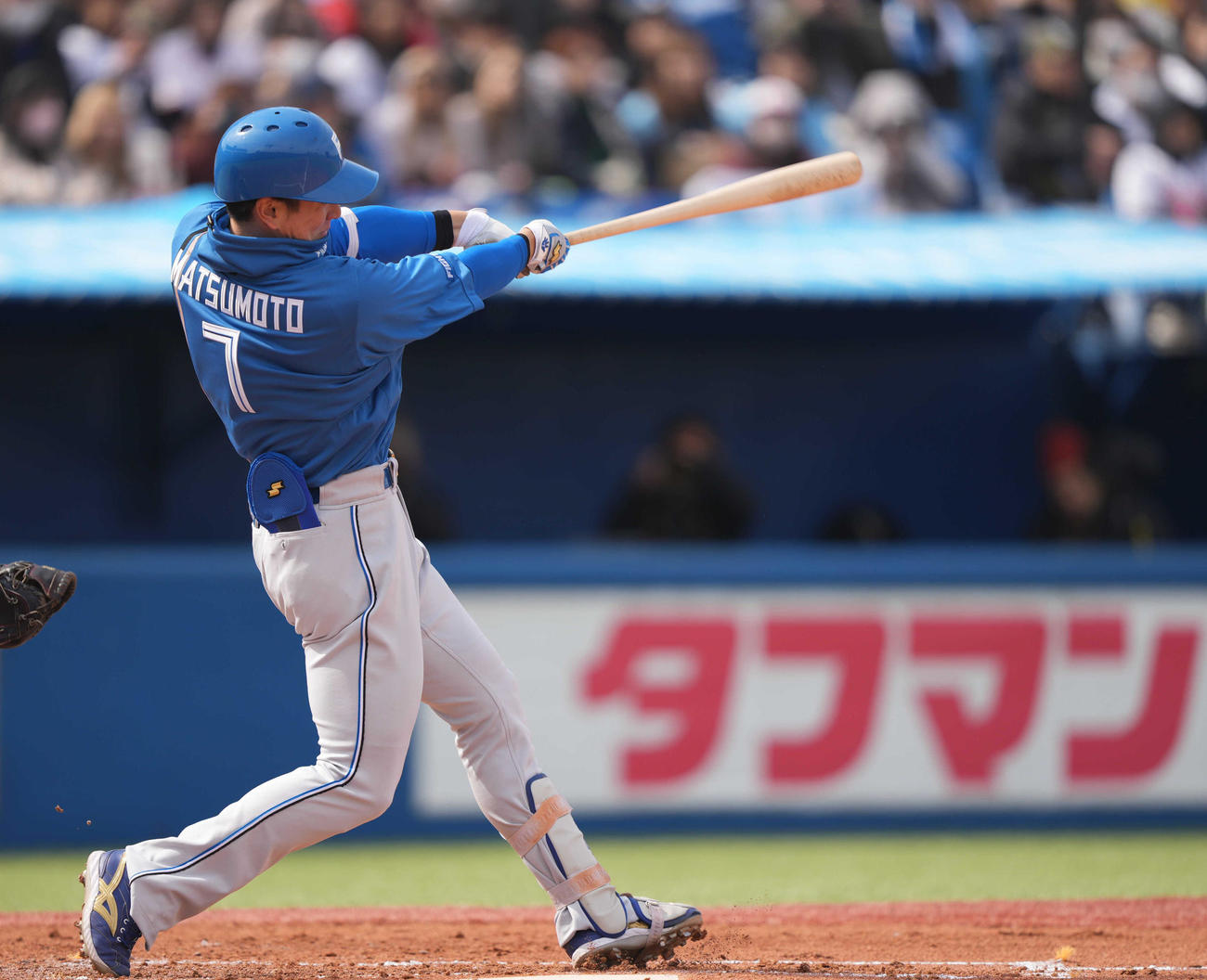 ヤクルト対日本ハム　3回表日本ハム2死二塁、2点本塁打を放つ松本剛（撮影・狩俣裕三）