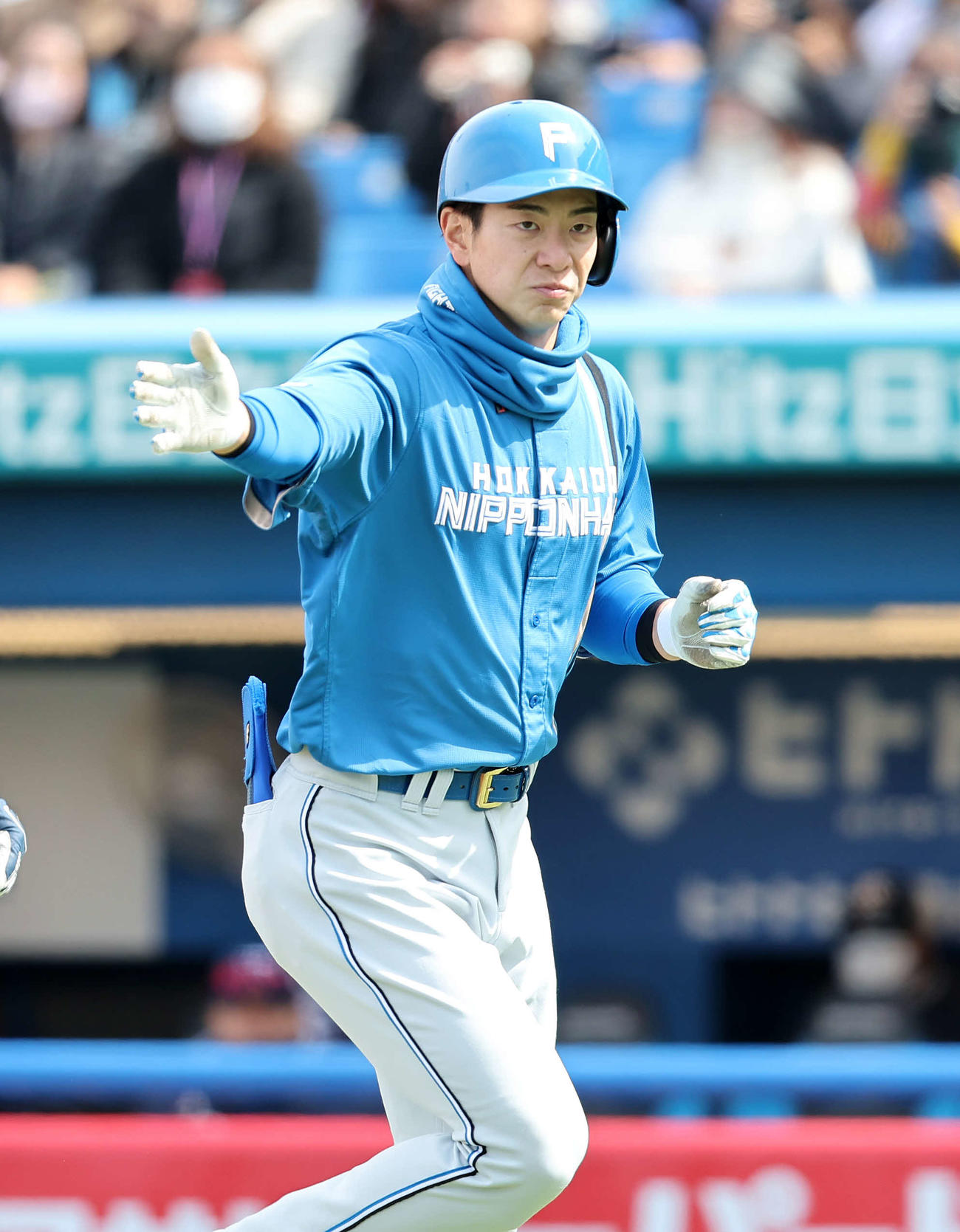 ヤクルト対日本ハム　3回表日本ハム2死二塁、松本剛は左越え2点本塁打を放つ（撮影・鈴木正人）