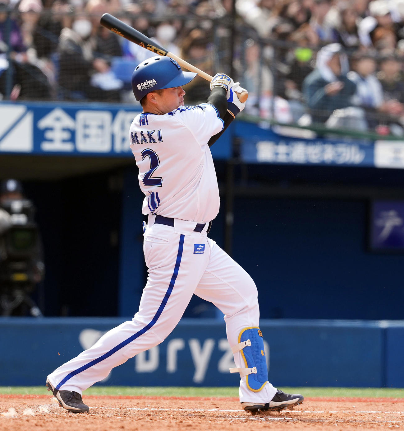 DeNA対オリックス　3回裏DeNA1死、中越えにソロ本塁打を放つ牧（撮影・たえ見朱実）