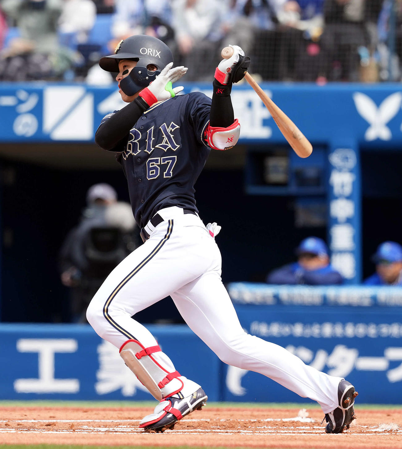 DeNA対オリックス　1回表オリックス2死、左前に安打を放つ中川（撮影・たえ見朱実）