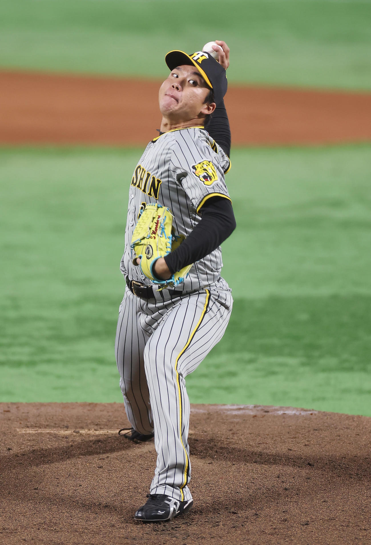 ソフトバンク対阪神　力投する阪神先発の村上（撮影・前田充）