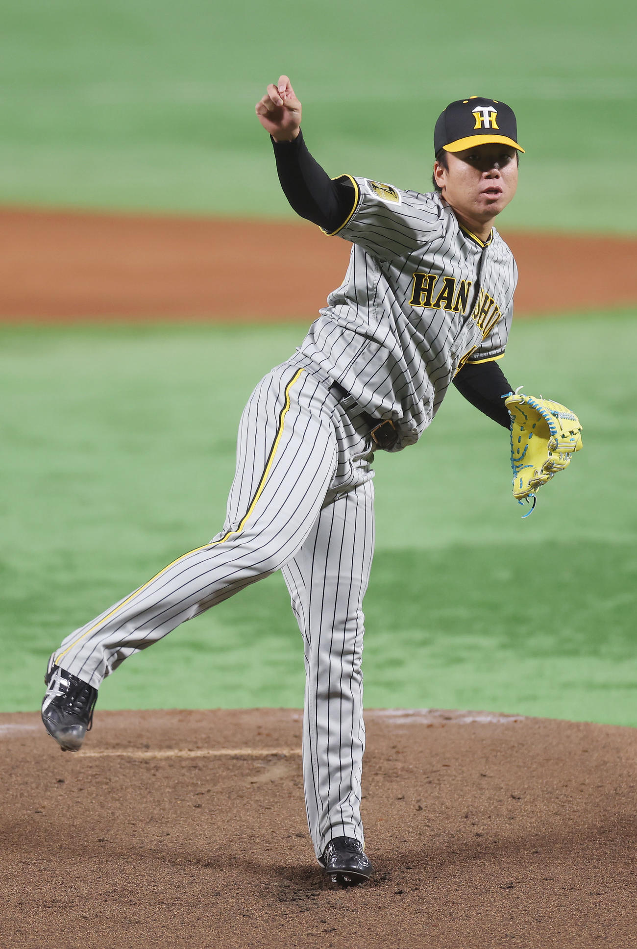 ソフトバンク対阪神　力投する阪神先発の村上（撮影・前田充）