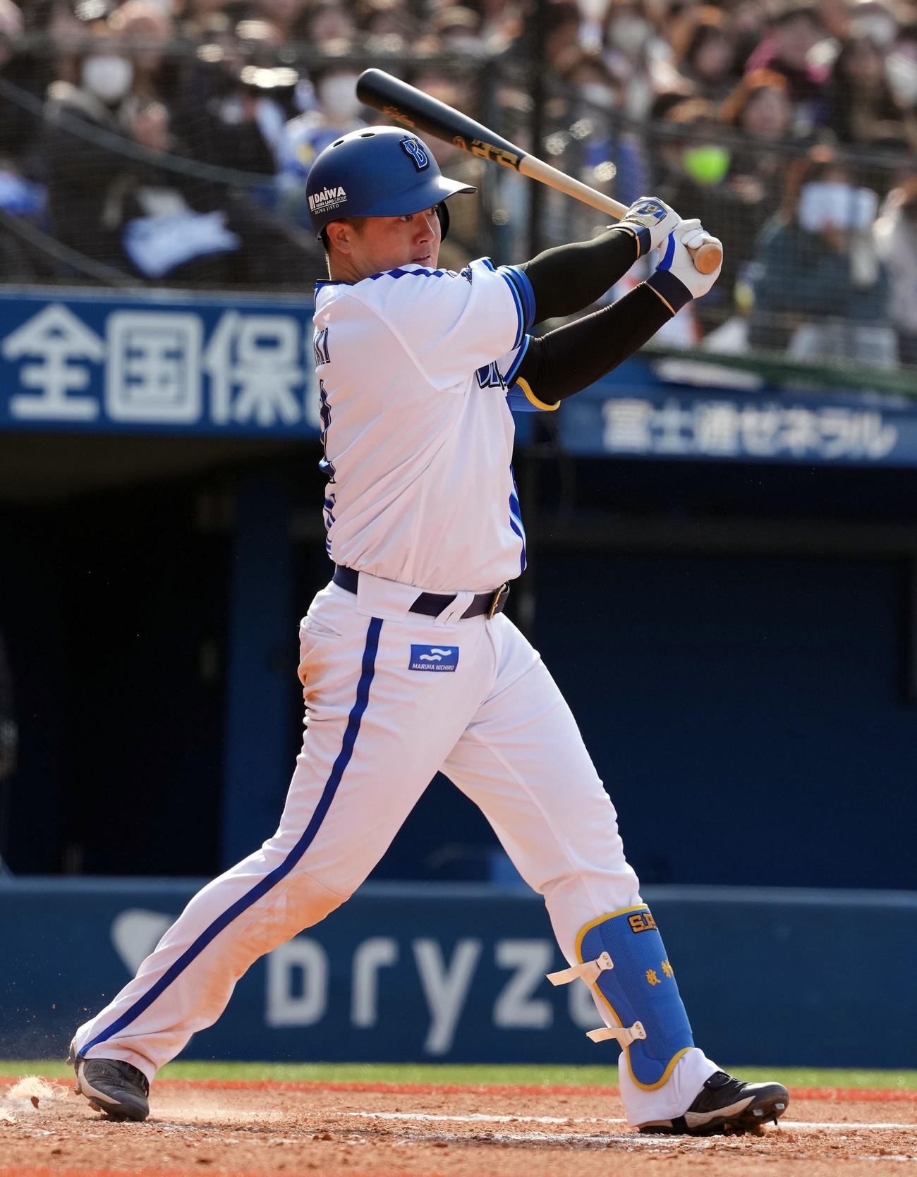 DeNA対オリックス　7回裏DeNA1死、右前に安打を放つ牧（撮影・たえ見朱実）